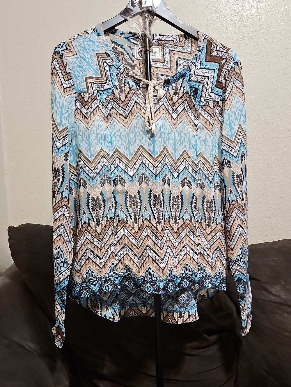 Tie-Neck Zigzag Print Blouse in Light Blue & Beige